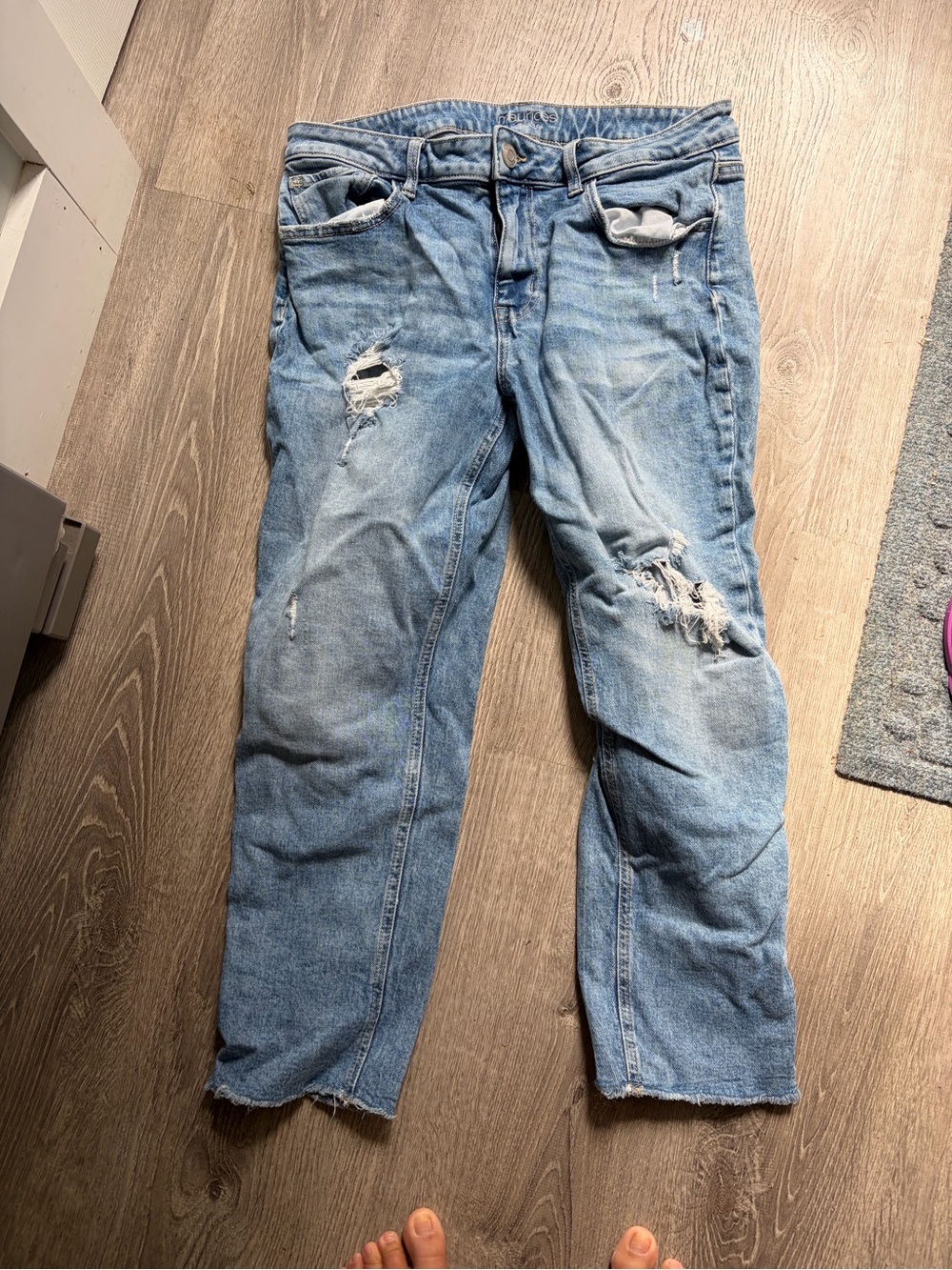 Maurices Light Blue Distressed Cropped Jeans